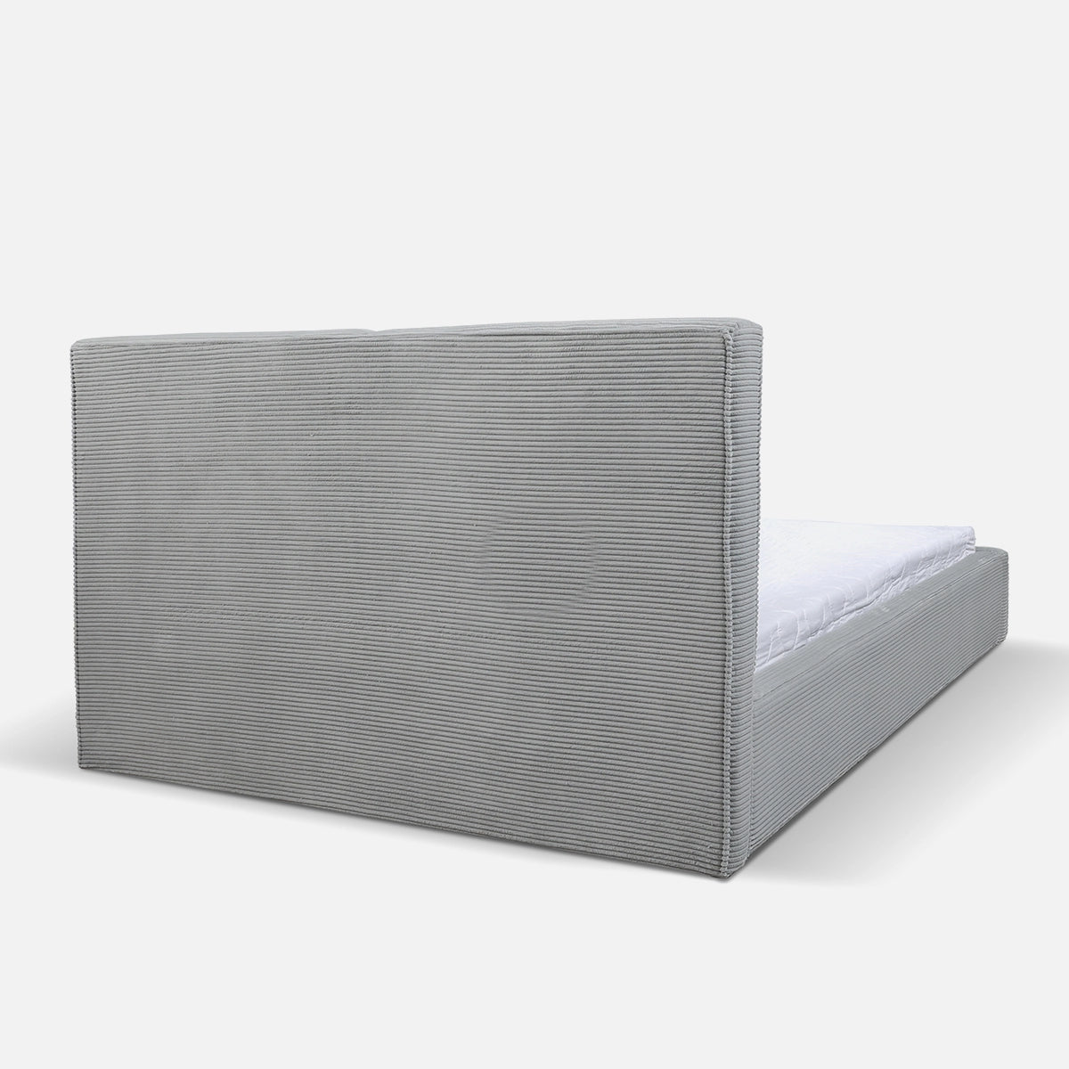 Pat Divino – design italian elegant și cadru metalic