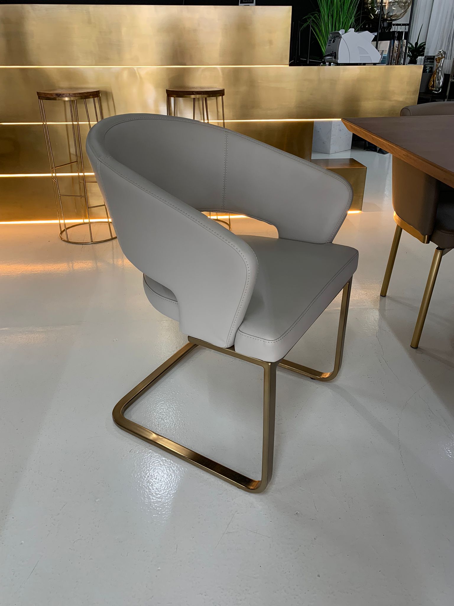 SERGE DINING CHAIR 