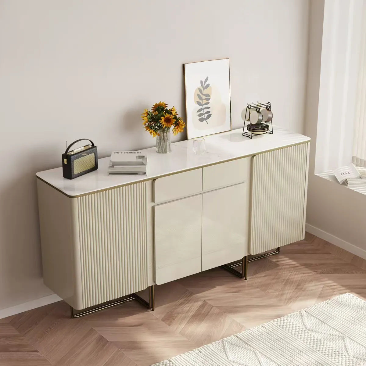 Cassettiera Cirze: design moderno ed eleganza minimalista