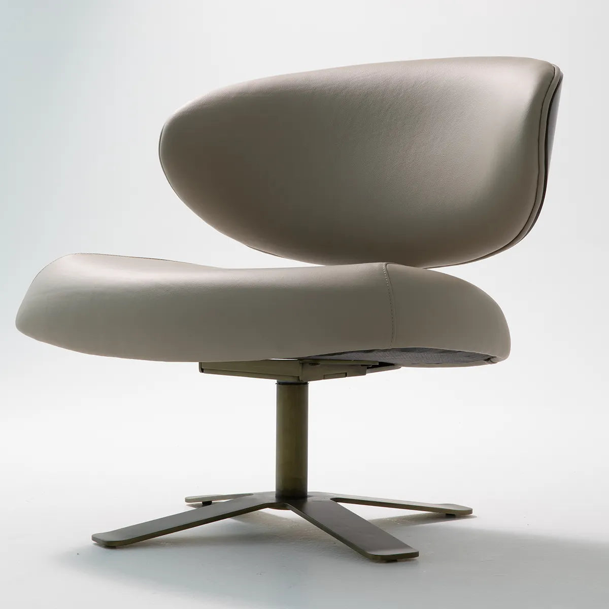 Fotoliu Leo – eleganță și confort pentru orice interior