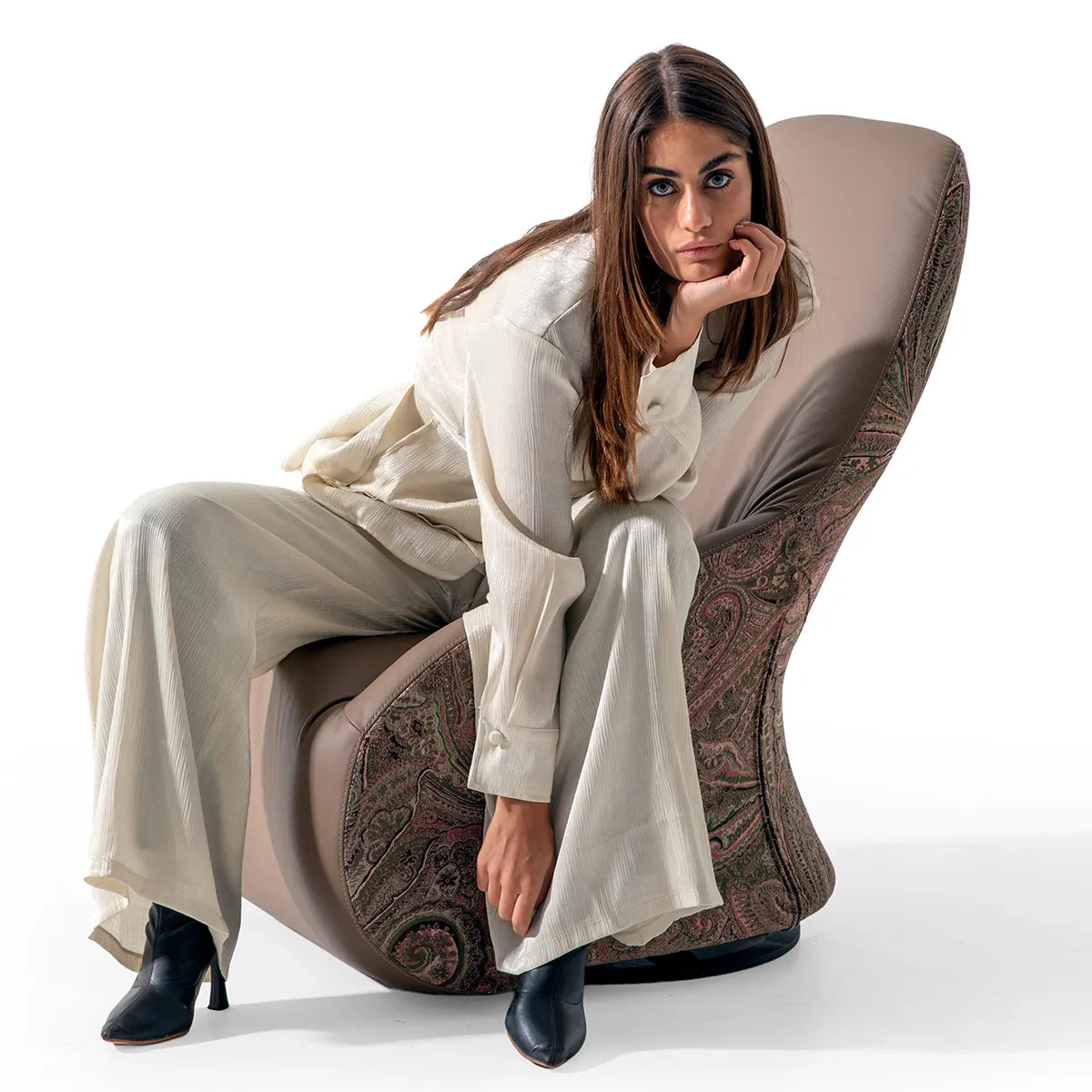 Fotoliu Pablo – Confort și Eleganță Contemporană