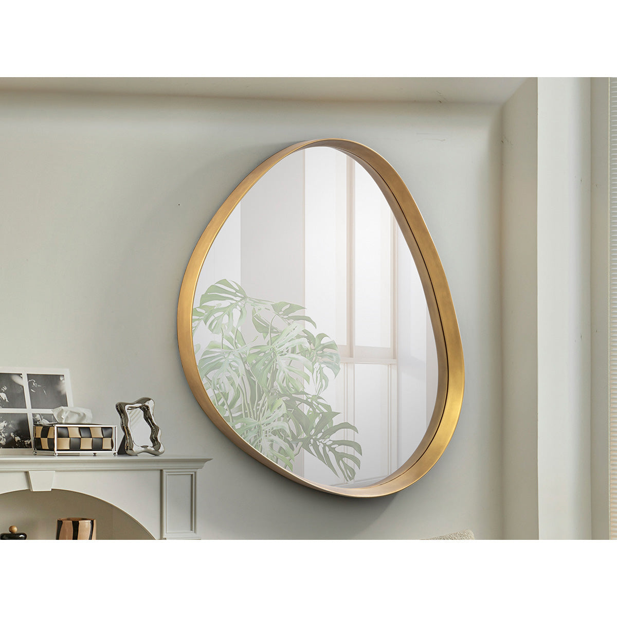 JULIE - OGLINDA DE AUR