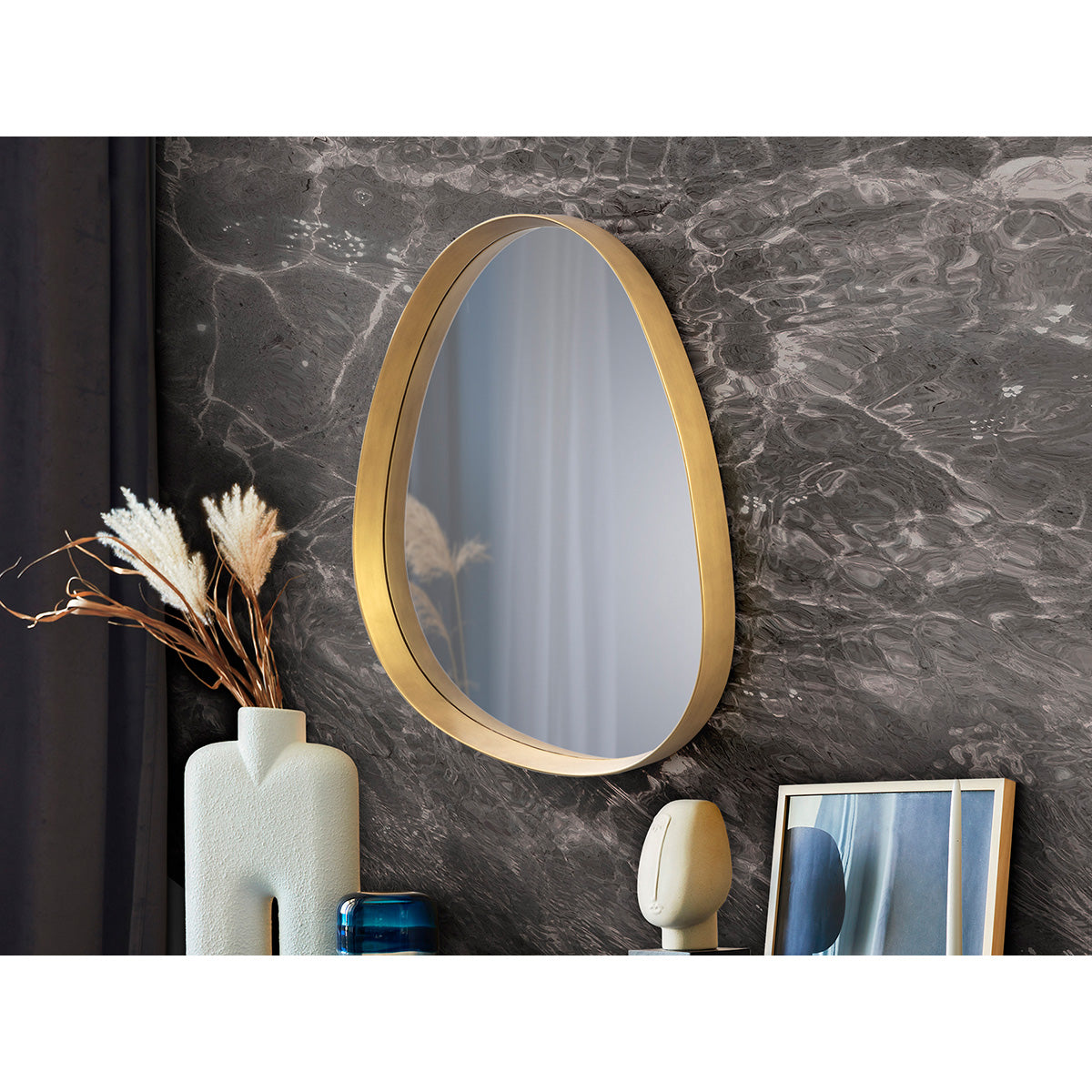 JULIE - OGLINDA MICĂ DE AUR