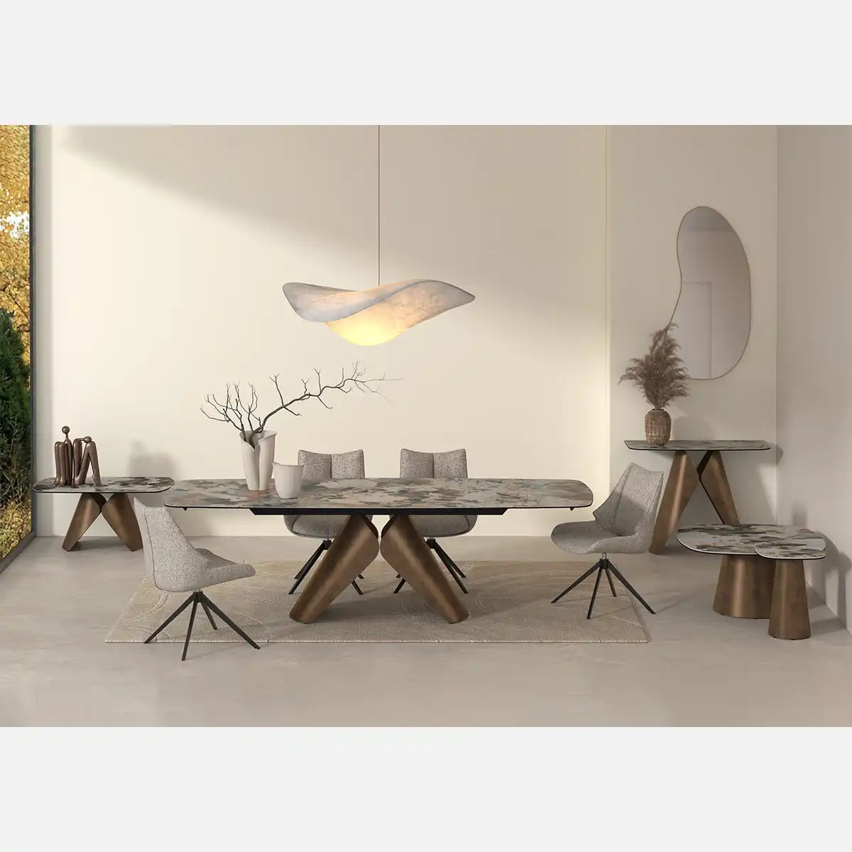 Extendable table curved shape