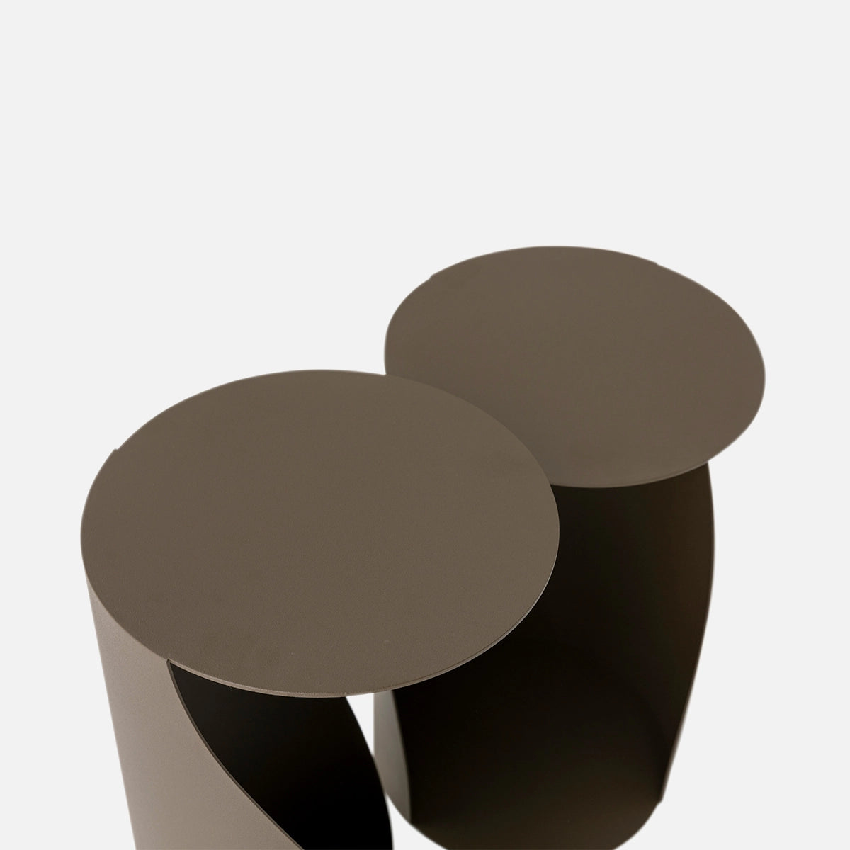 Masuta Laterala Pino – Structura Metalica Moderna