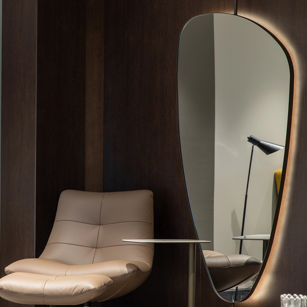 Oglinda Flow – Design Modern cu Rama Metalica