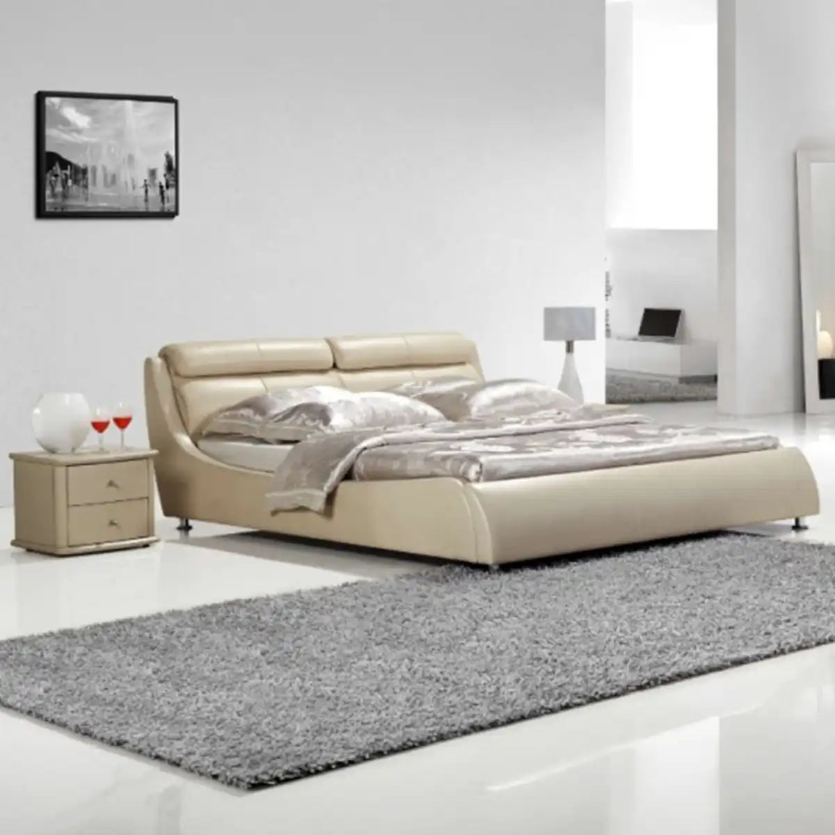 PAT GINA - Eleganza distinta e confronto distintivo