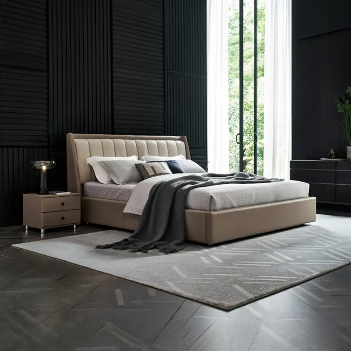 PAT JENIFER - Eleganza distintiva e confronto distintivo
