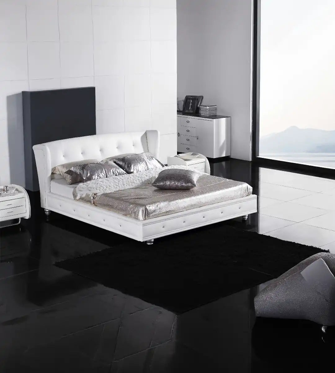 Letto REGGIA - Modello in pelle stravagante e audace