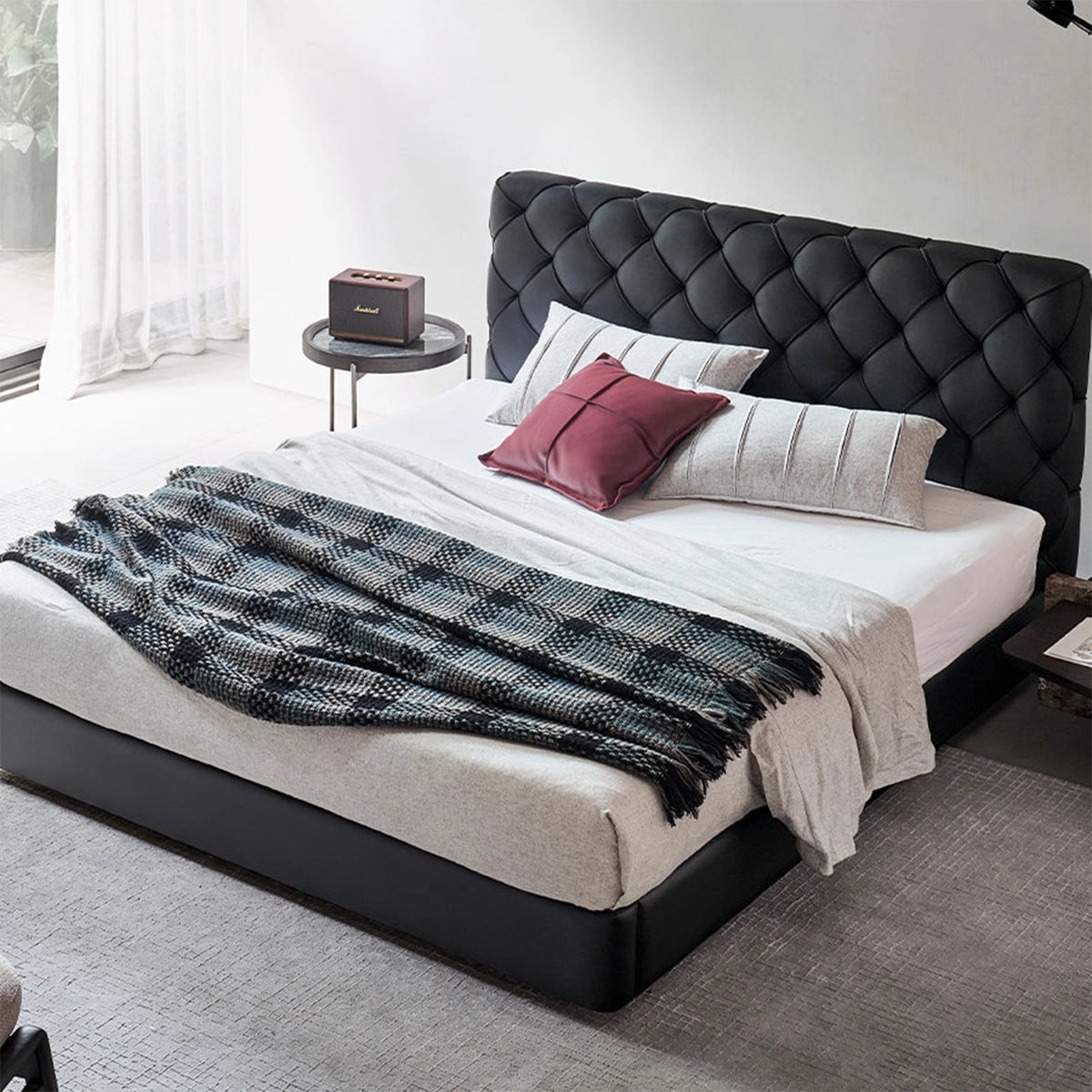 Pat Solaris - Design modern și funcționalitate