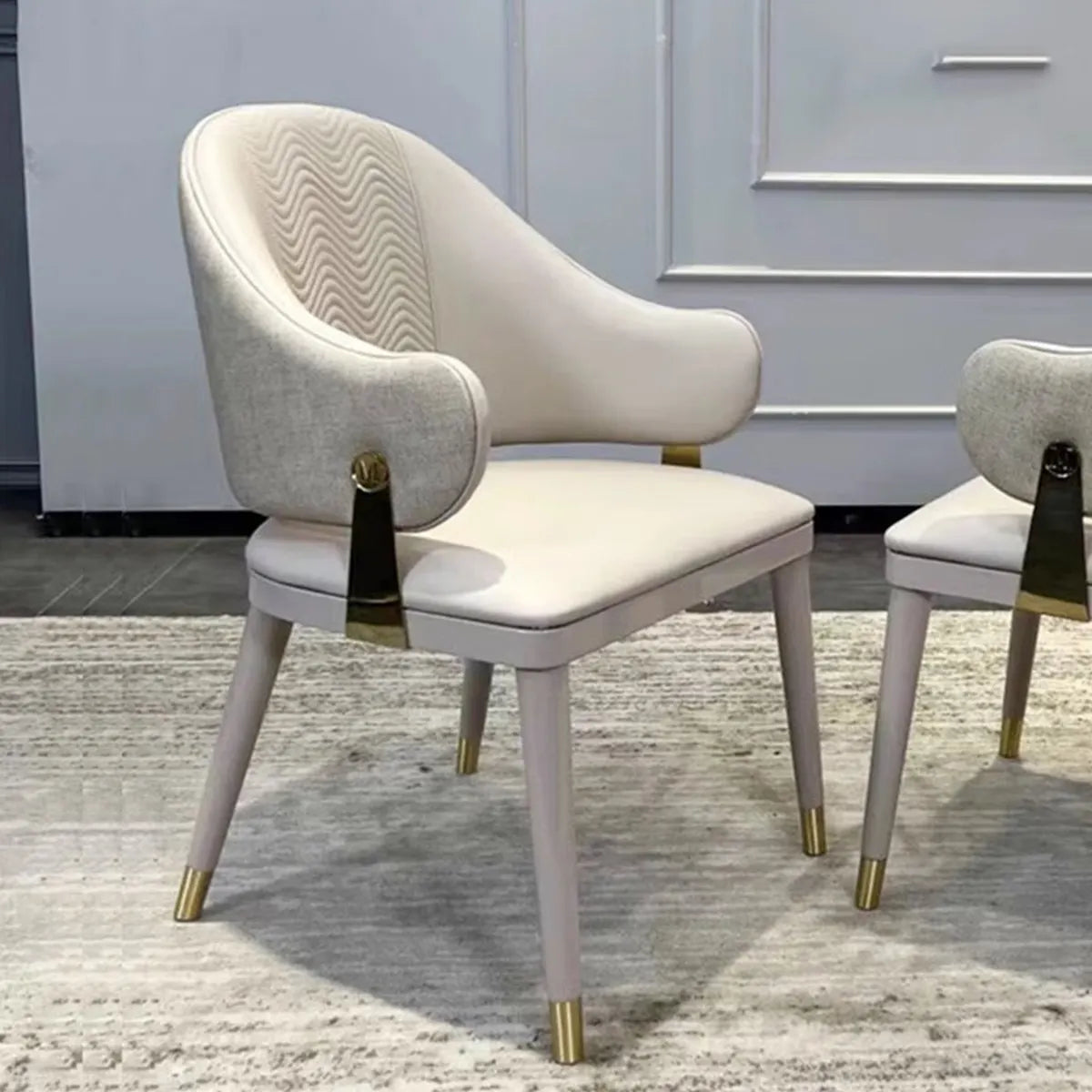 Sedia da pranzo Elle: design moderno e comfort elegante