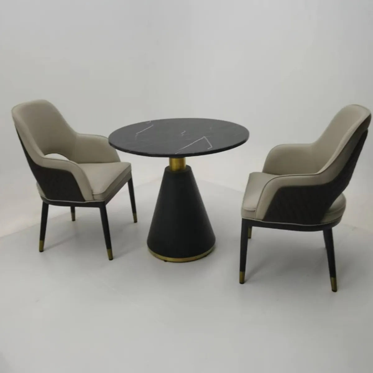 Sedia da pranzo Caris: design moderno e comfort elegante