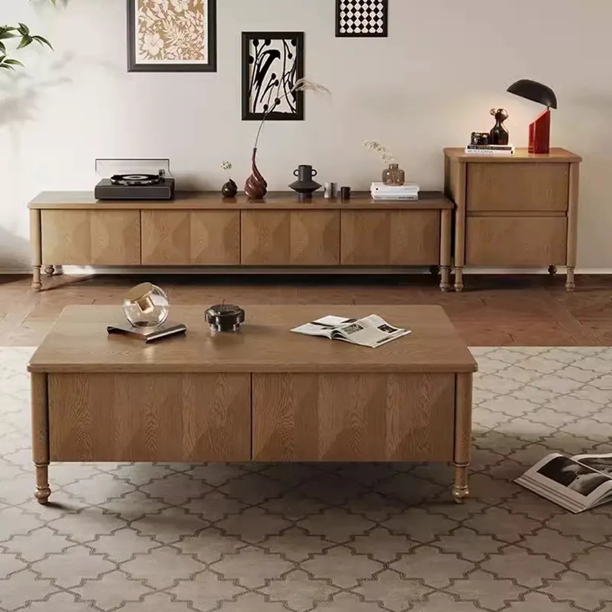 Set Scarlet: design moderno ed eleganza raffinata