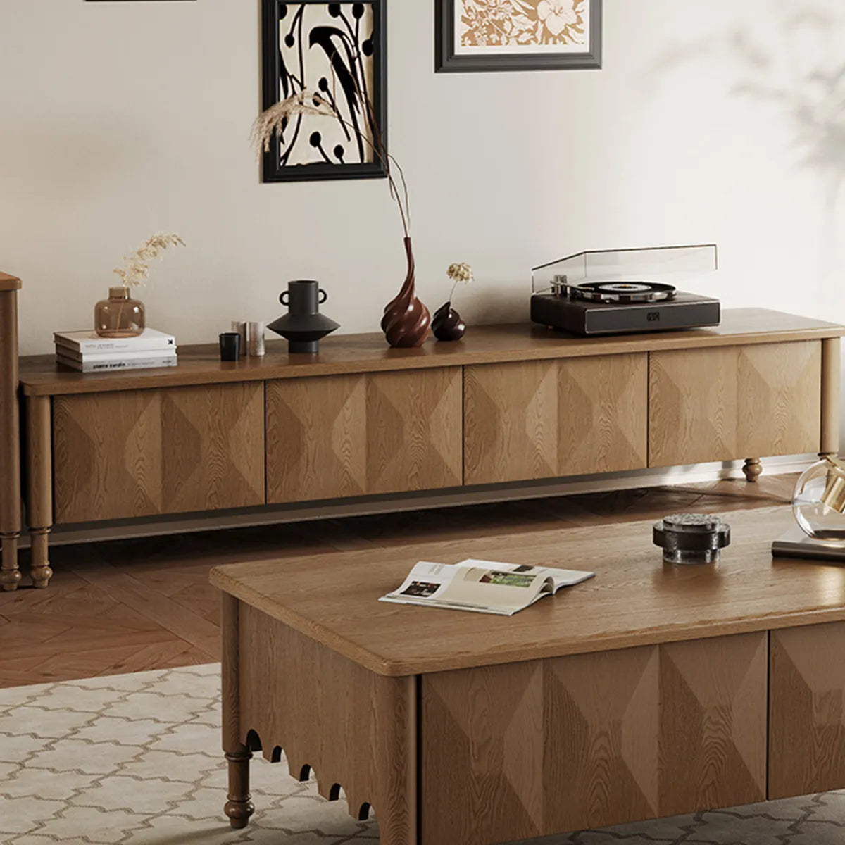 Set Scarlet: design moderno ed eleganza raffinata